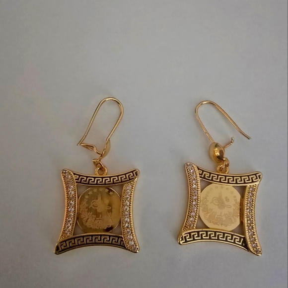 21kgp Dubai Jewelry- Elegant Gold and Silver Drop Earrings - Picture 1 of 6